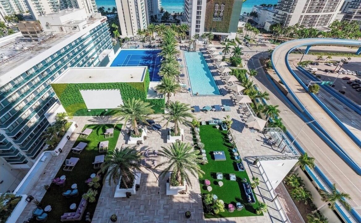 Photo of Outdoor in Hallandale Beach