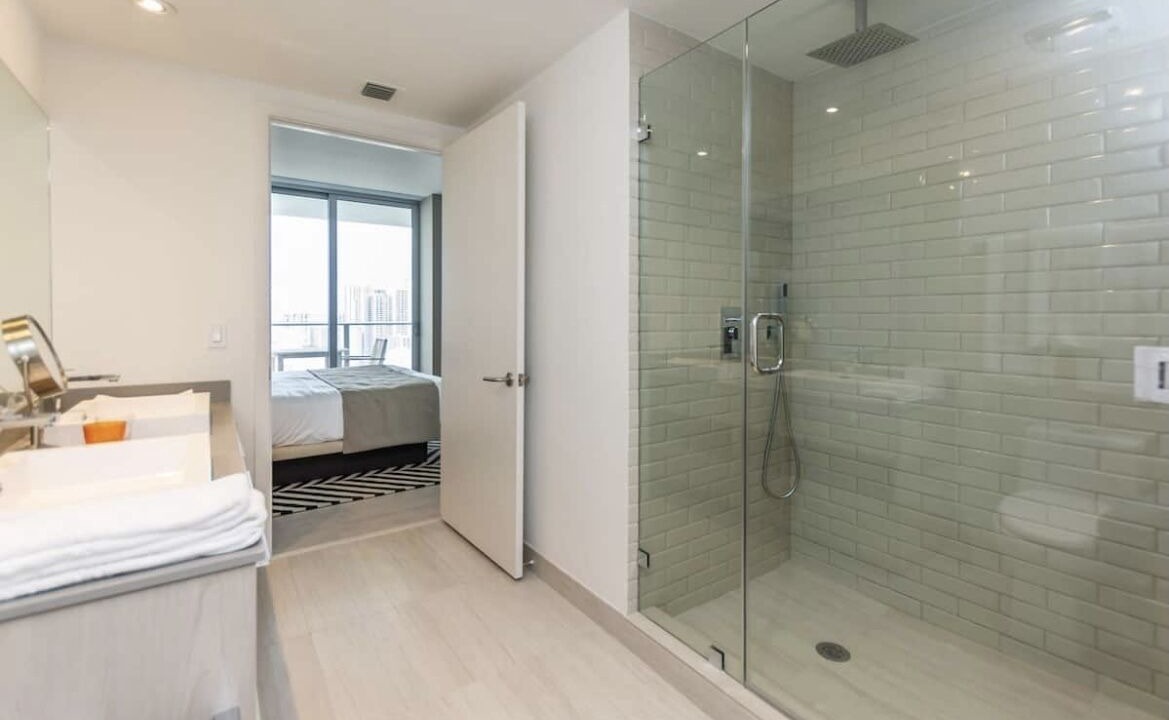 Photo of Bathroom in Hallandale Beach