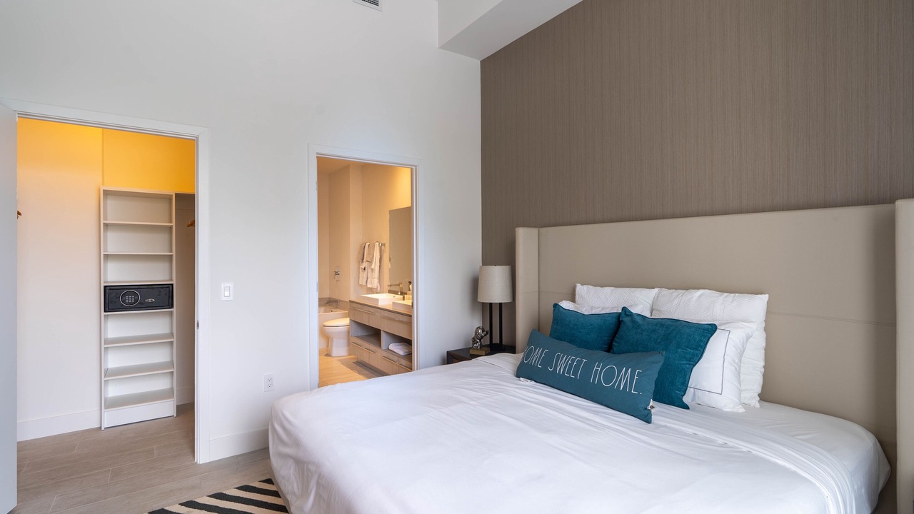Photo of Bedroom in Hallandale Beach