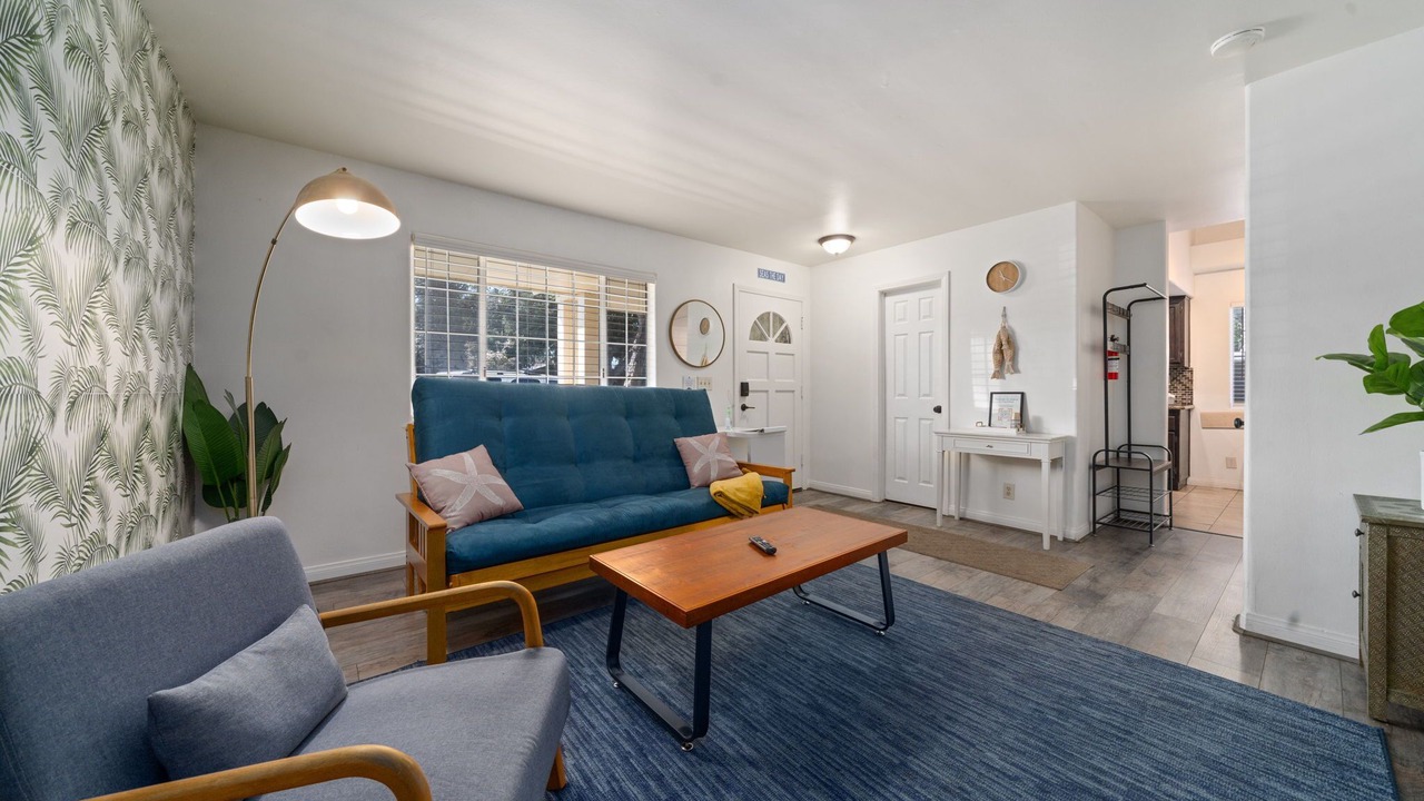 Photo of Livingroom in North Long Beach