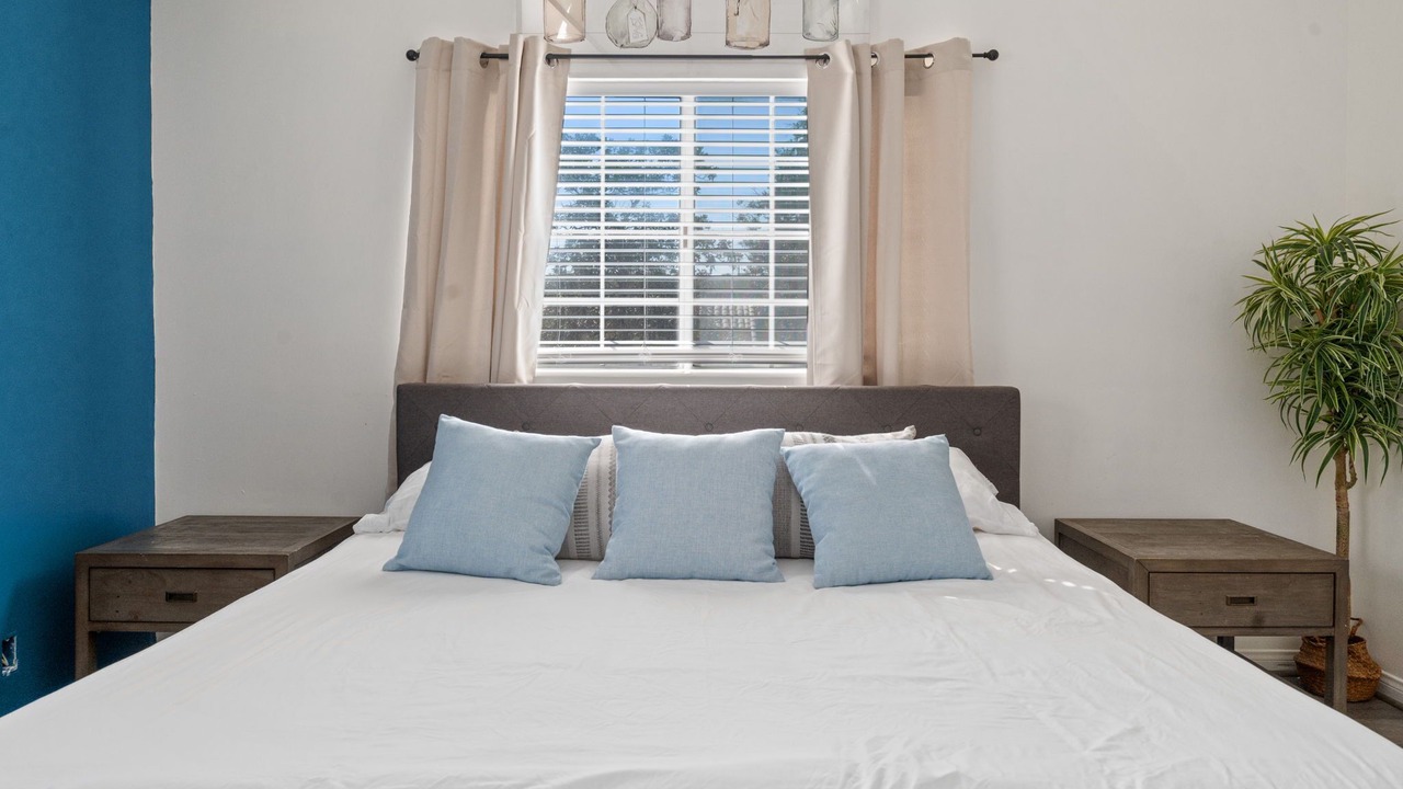 Photo of Bedroom in North Long Beach