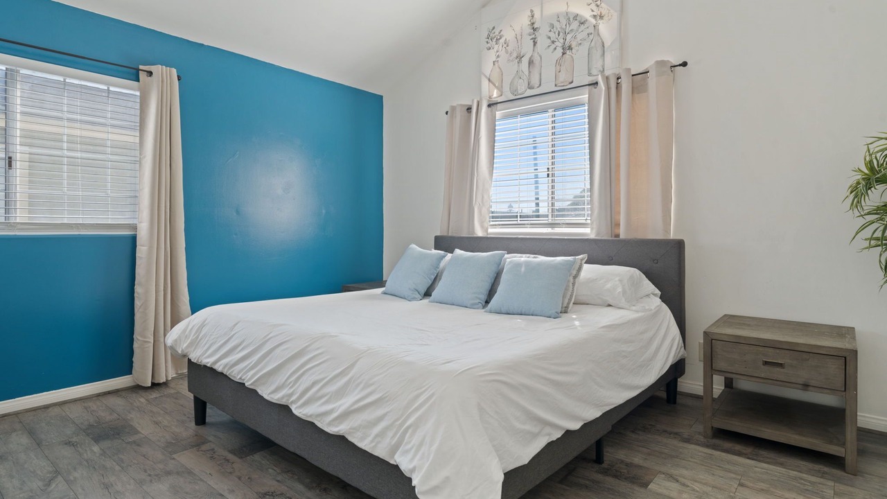 Photo of Bedroom in North Long Beach
