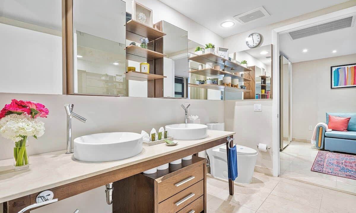 Photo of Bathroom in Downtown Miami