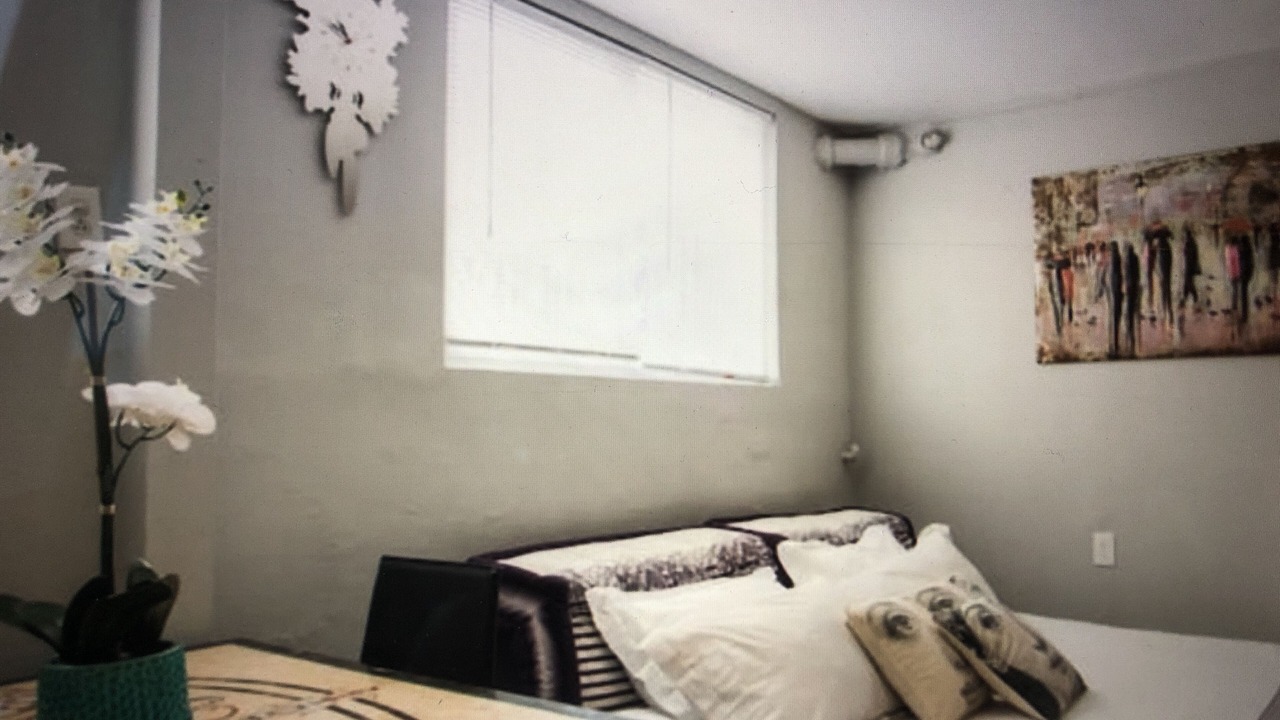 Photo of Bedroom in Wilshire Center
