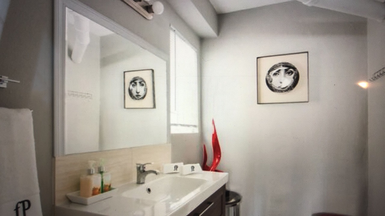 Photo of Bathroom in Wilshire Center