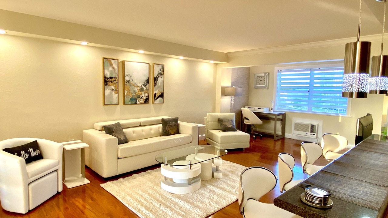 Photo of Livingroom in North Bay Village