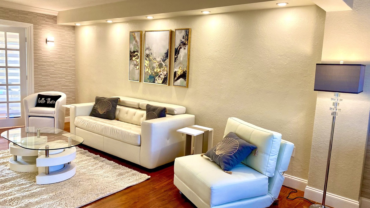 Photo of Livingroom in North Bay Village