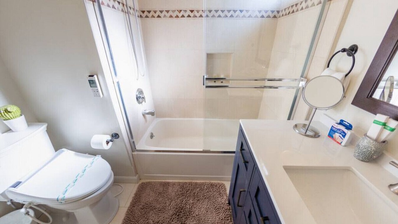 Photo of Bathroom in NoHo Arts District