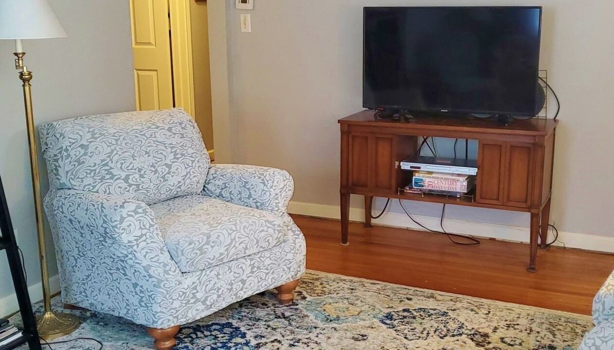 Photo of Livingroom in East Aurora