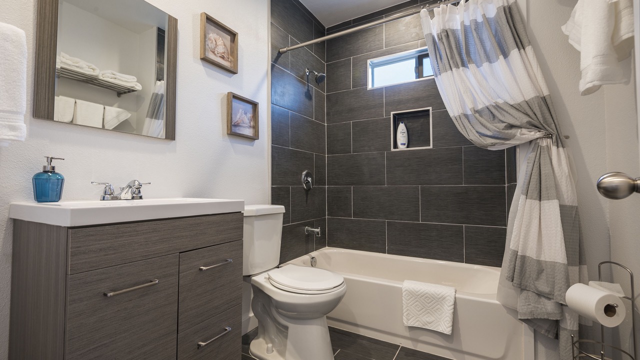 Photo of Bathroom in Park Mesa Heights