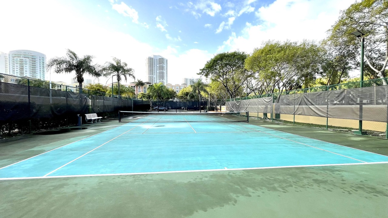 Photo of Others in Aventura