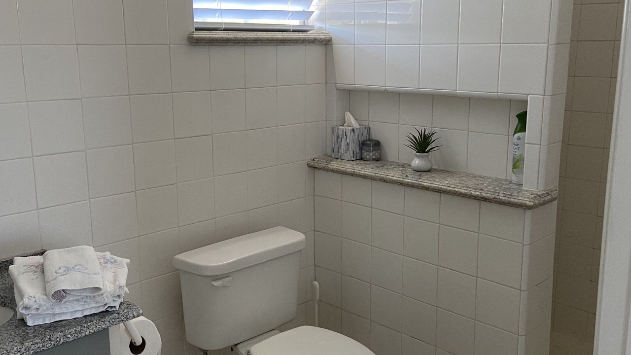 Photo of Bathroom in Tar Bay