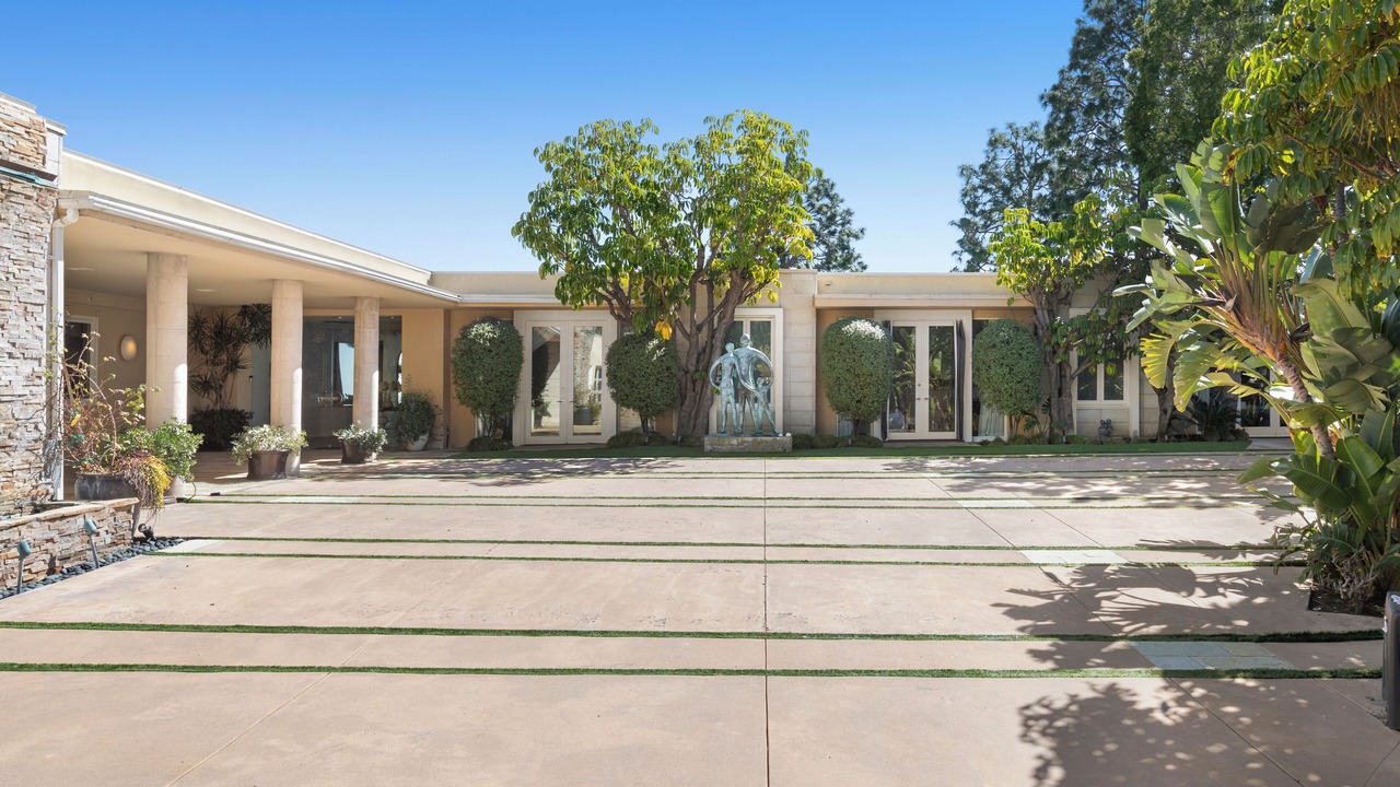 Photo of Outdoor in The Bird Streets