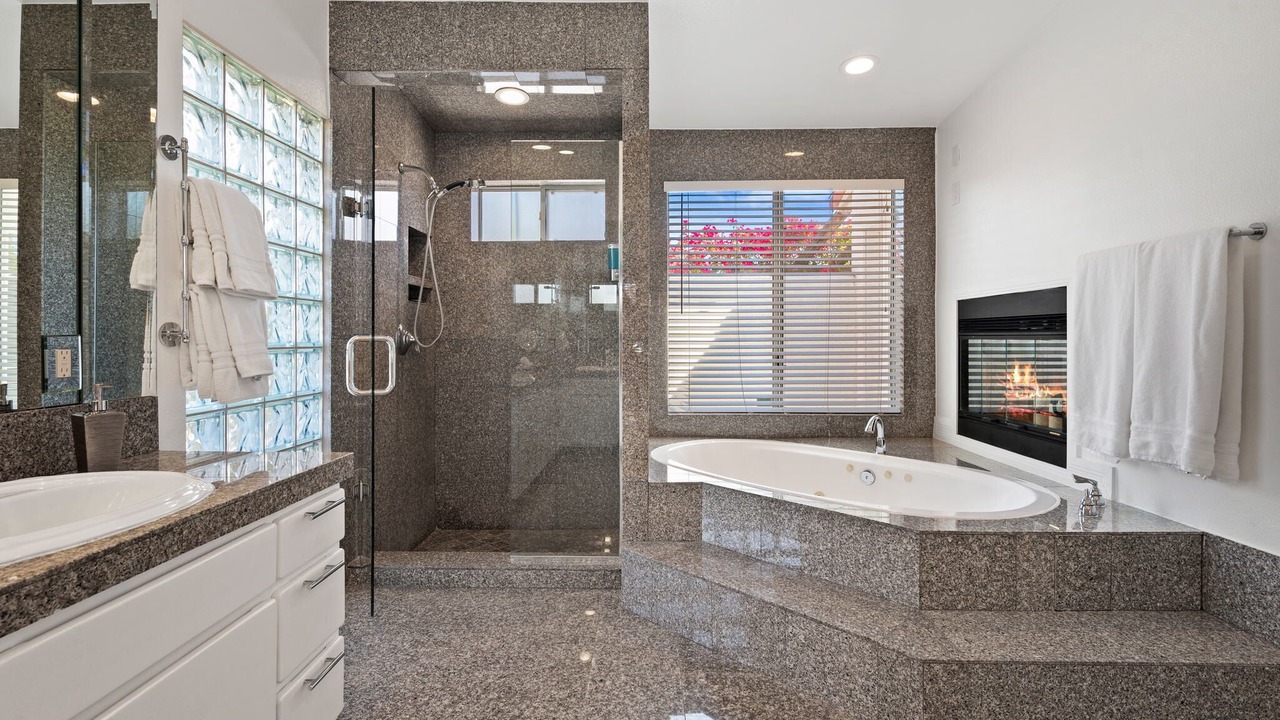 Photo of Bathroom in Araby Commons