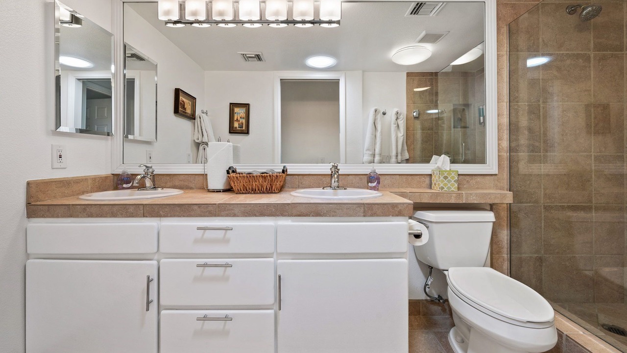 Photo of Bathroom in Araby Commons
