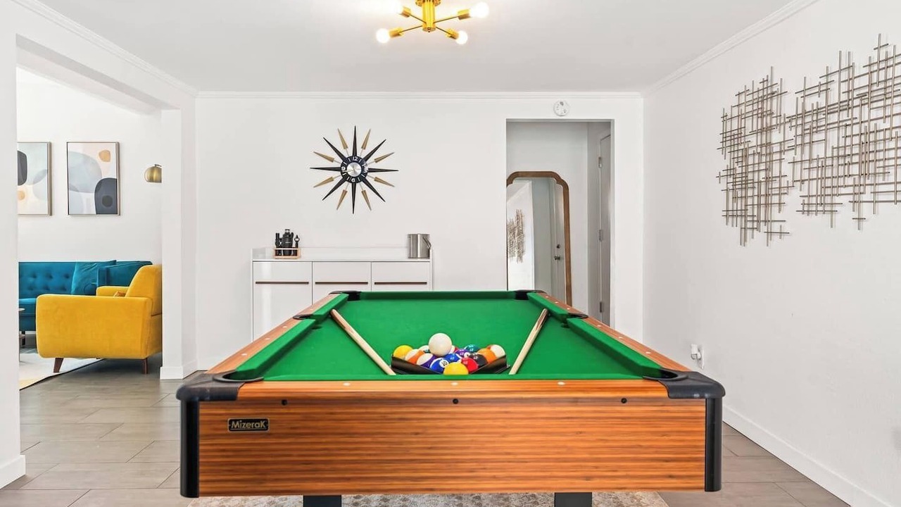 Photo of Bedroom in Racquet Club Estates