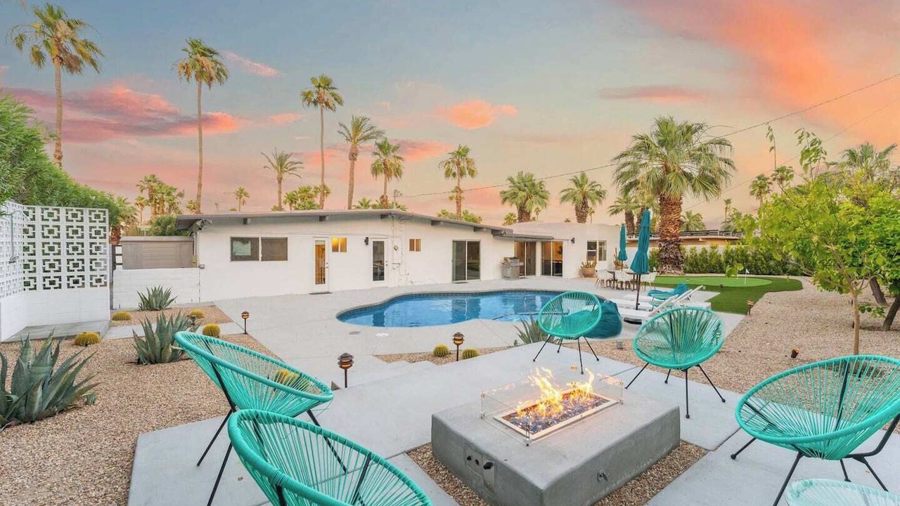 Photo of Outdoor in Racquet Club Estates