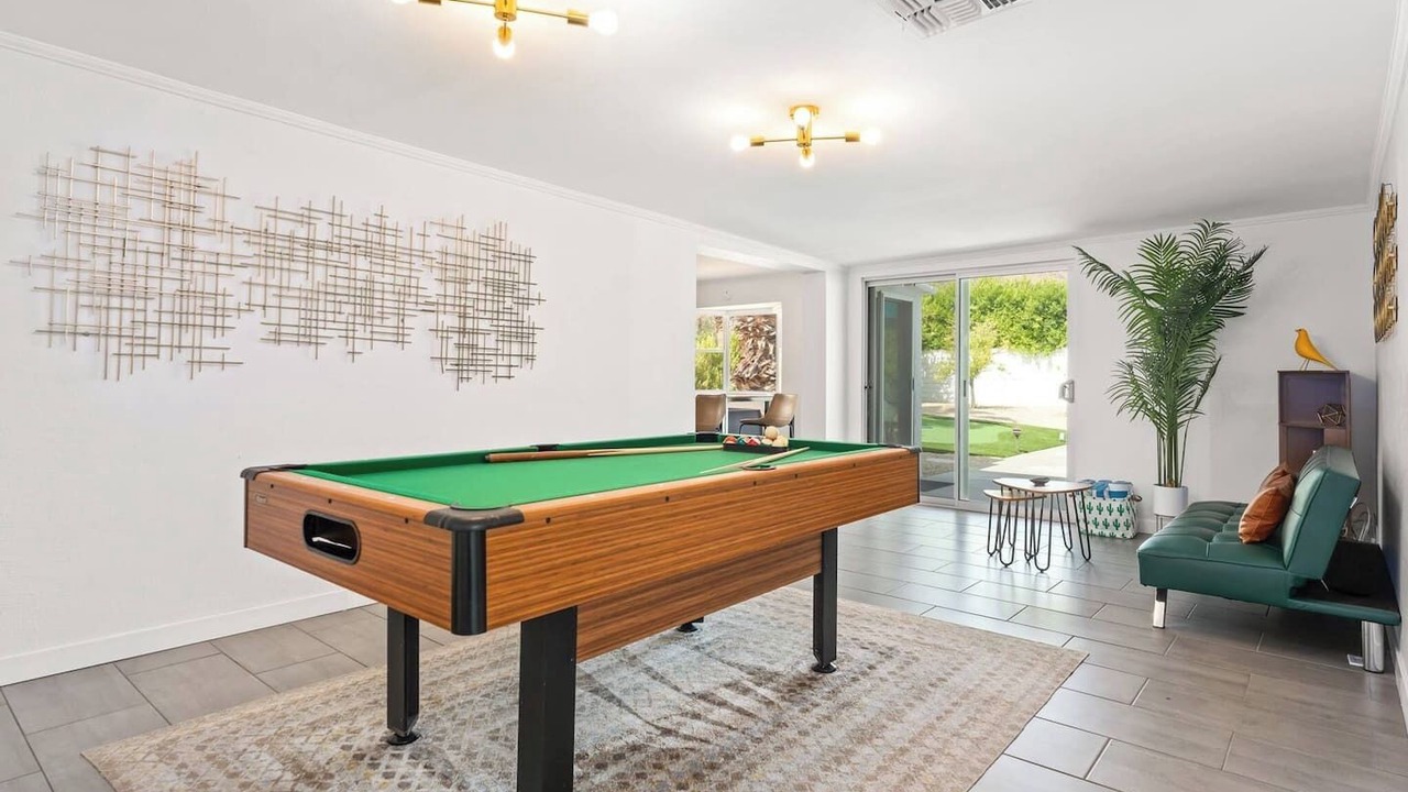 Photo of Bedroom in Racquet Club Estates