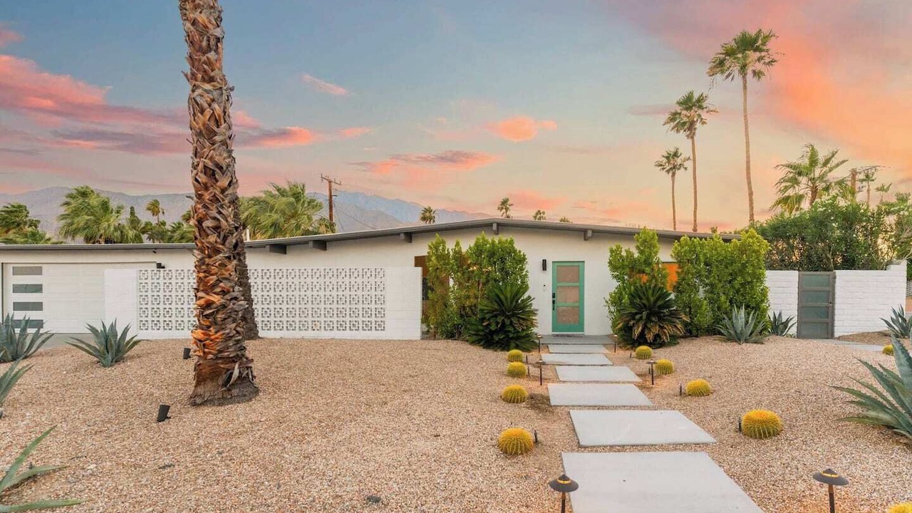Photo of Outdoor in Racquet Club Estates