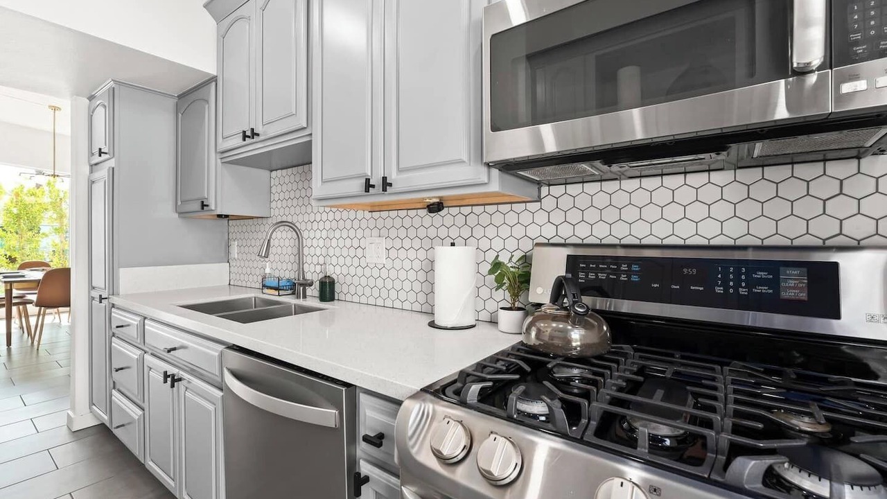 Photo of Kitchen in Racquet Club Estates