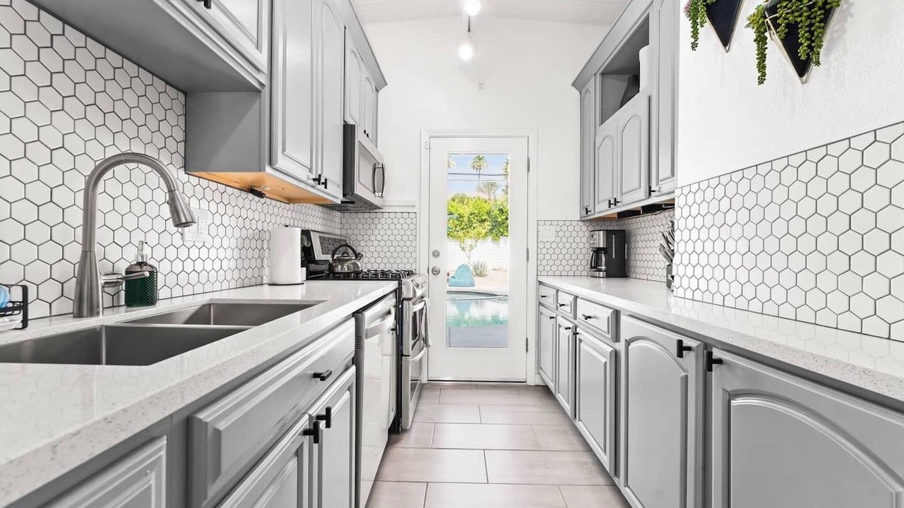 Photo of Kitchen in Racquet Club Estates
