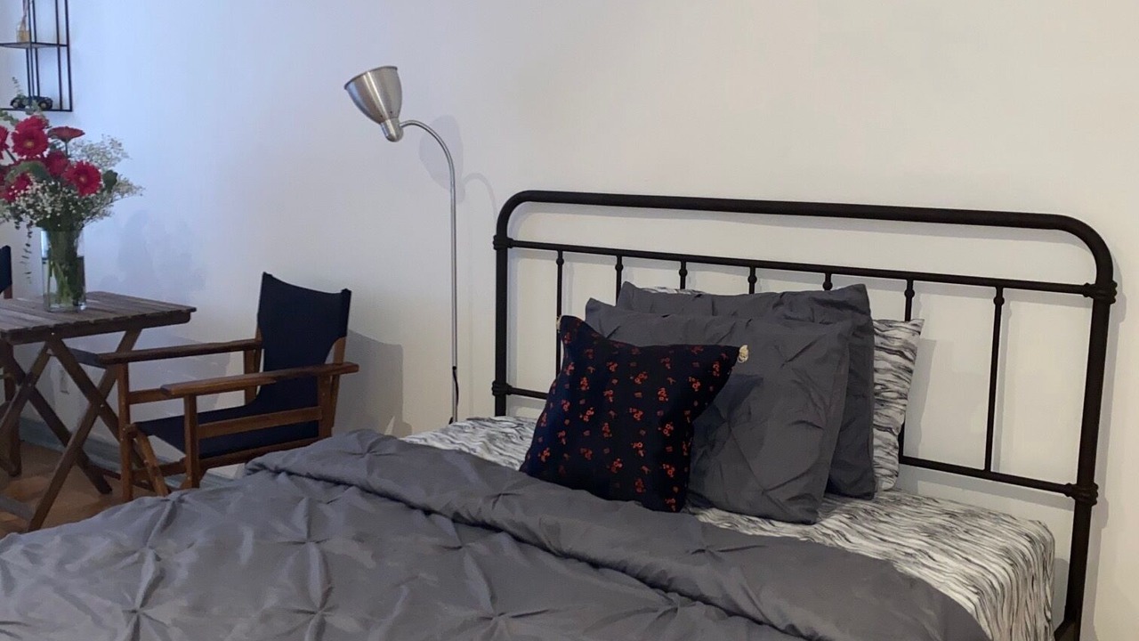 Photo of Bedroom in Mid-Wilshire
