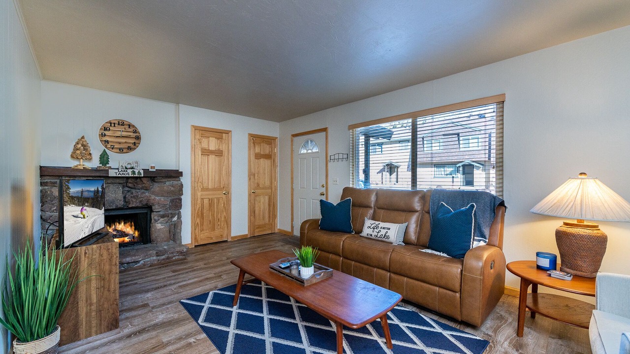 Photo of Livingroom in Lake Forest