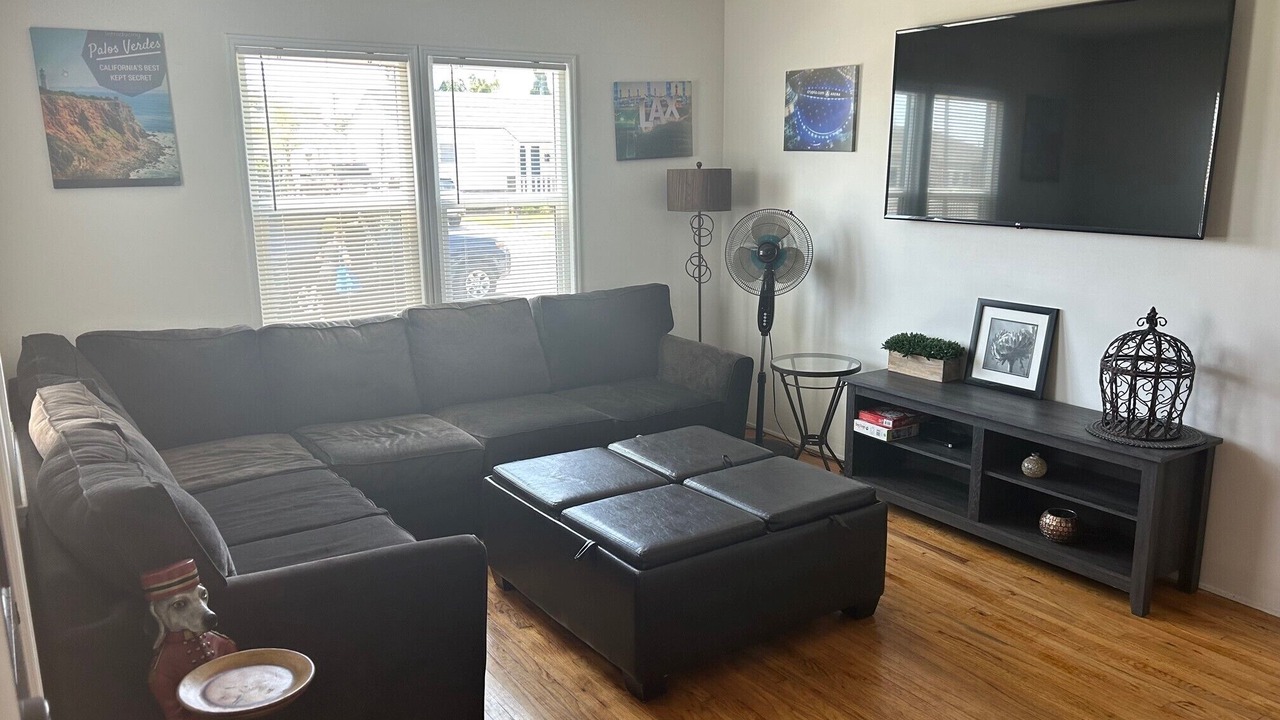 Photo of Livingroom in Hawthorne