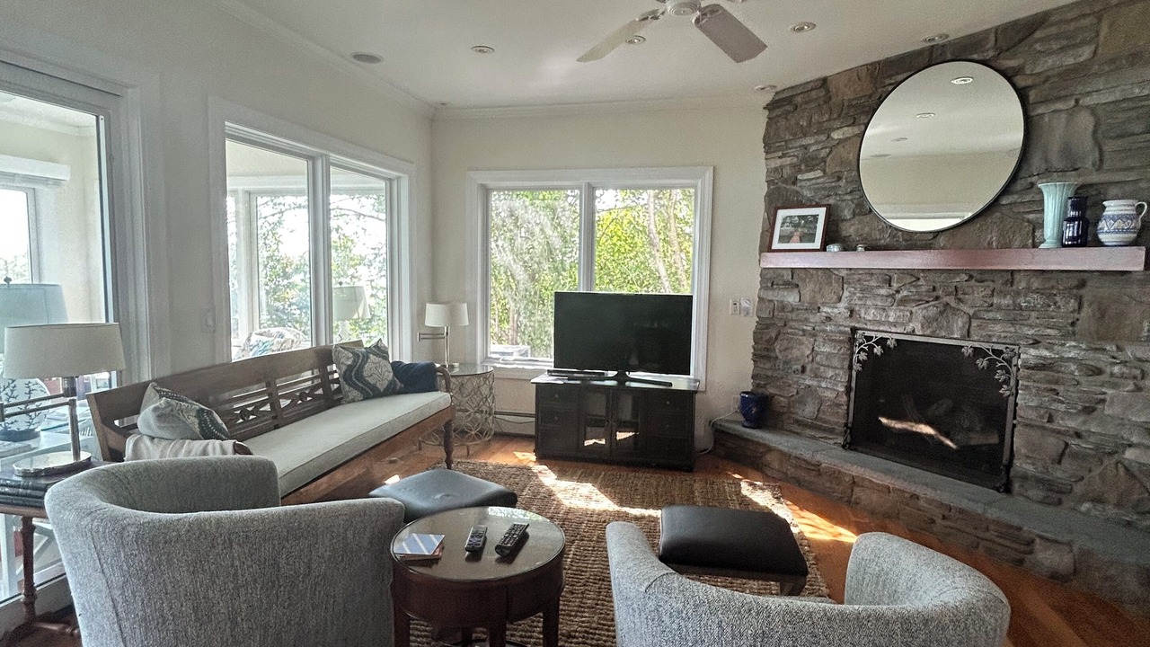 Photo of Livingroom in Canandaigua