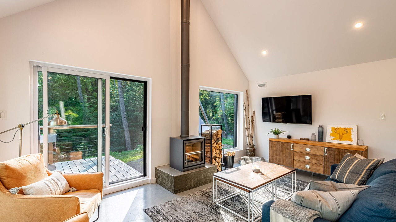 Photo of Livingroom in Petite-Riviere-Saint-Francois