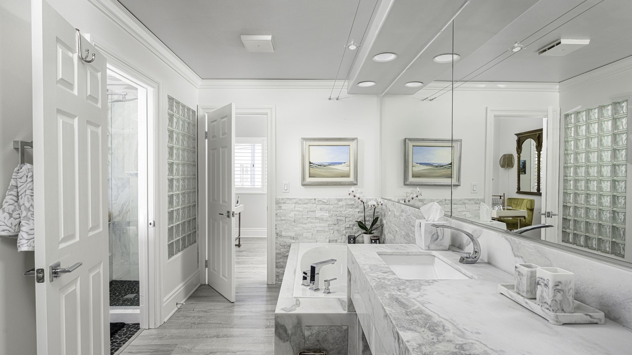 Photo of Bathroom in Airport Area