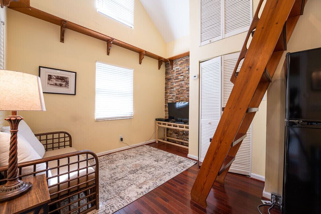 Photo of Livingroom in Midtown
