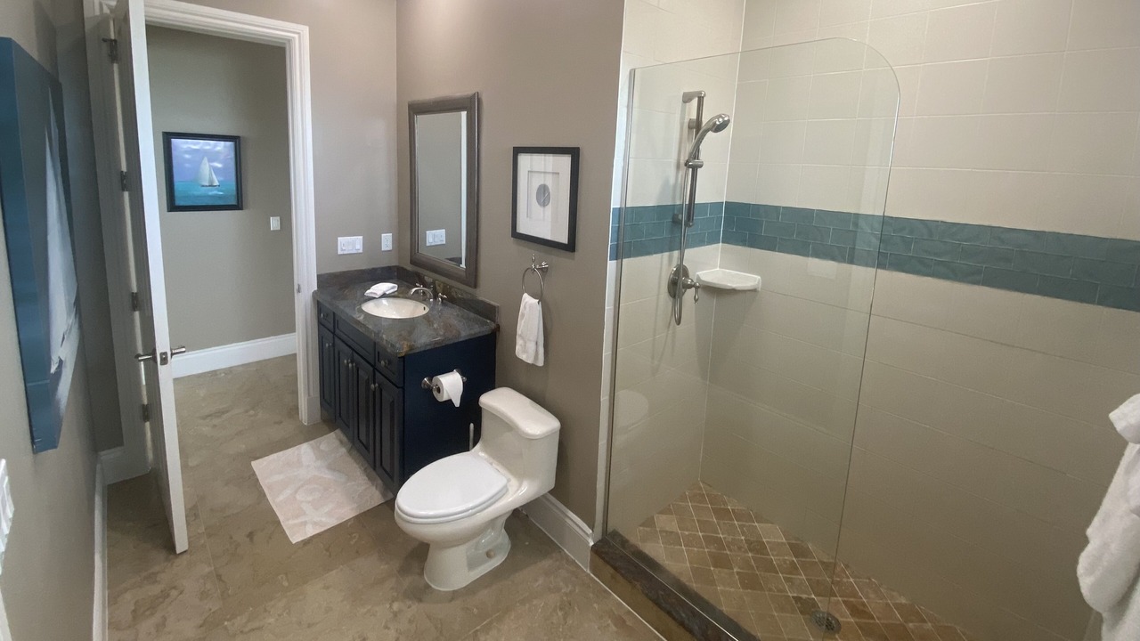 Photo of Bathroom in Rokers Point