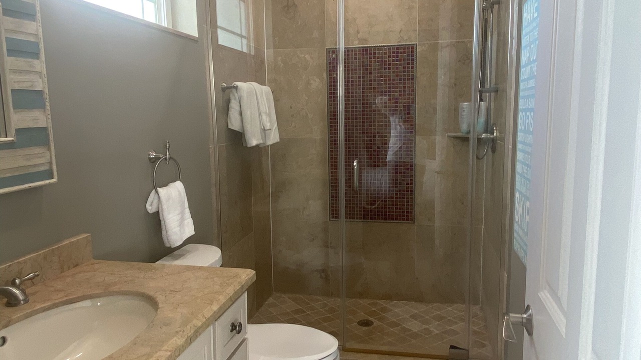 Photo of Bathroom in Rokers Point