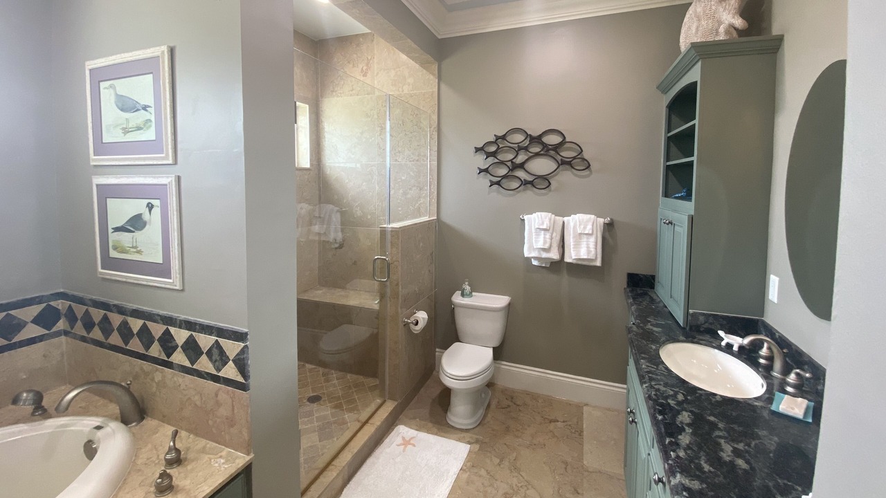 Photo of Bathroom in Rokers Point