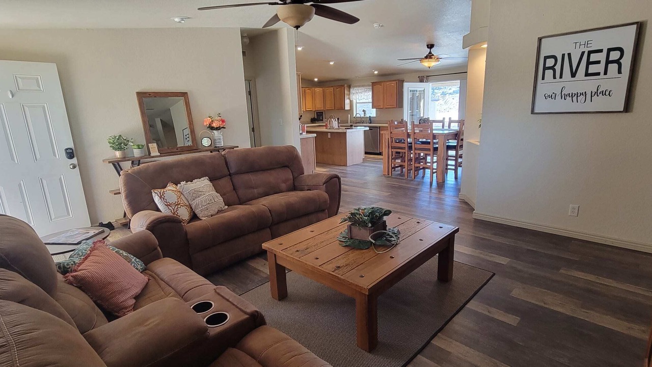 Photo of Livingroom in Parker Strip