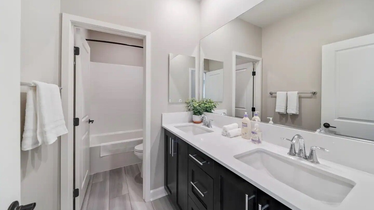 Photo of Bathroom in Ivey Ranch - Rancho Del Oro