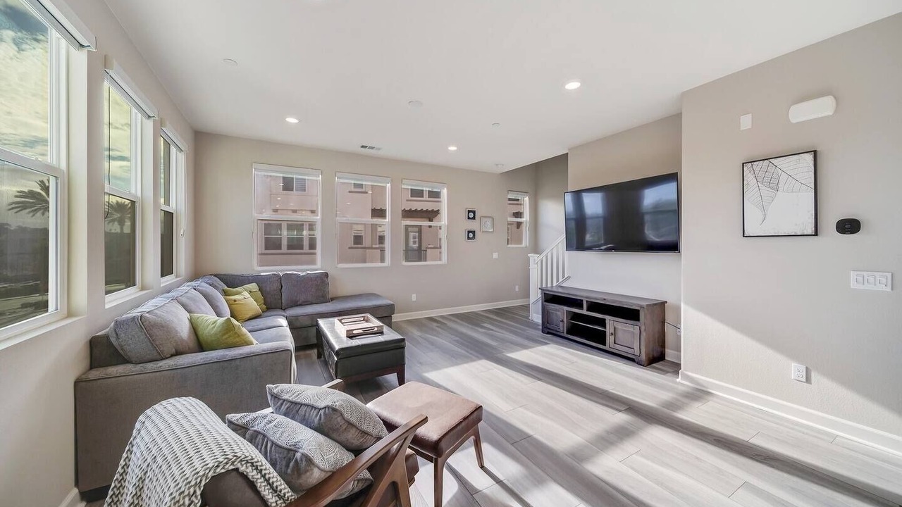 Photo of Livingroom in Ivey Ranch - Rancho Del Oro
