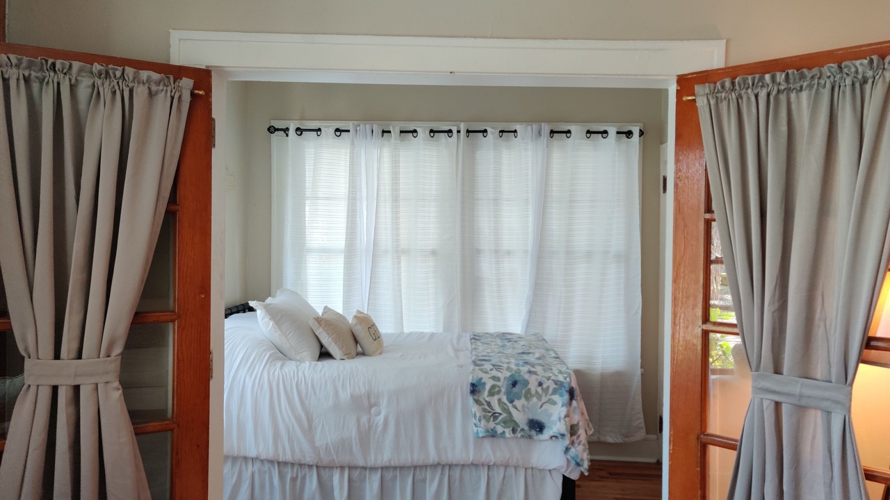 Photo of Bedroom in Avondale