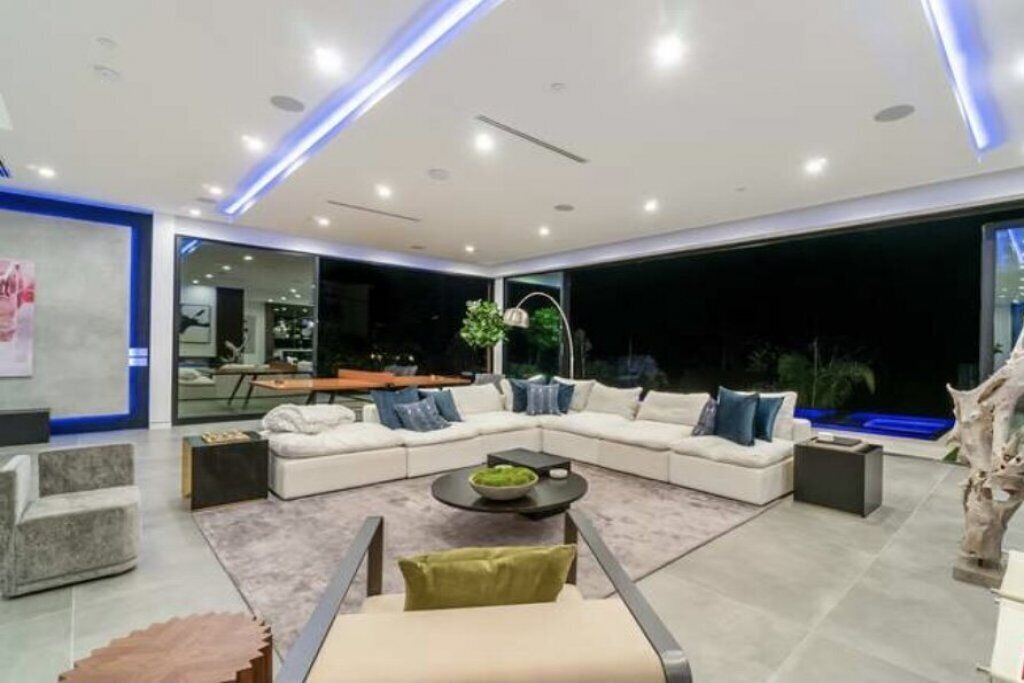 Photo of Others in Bel Air