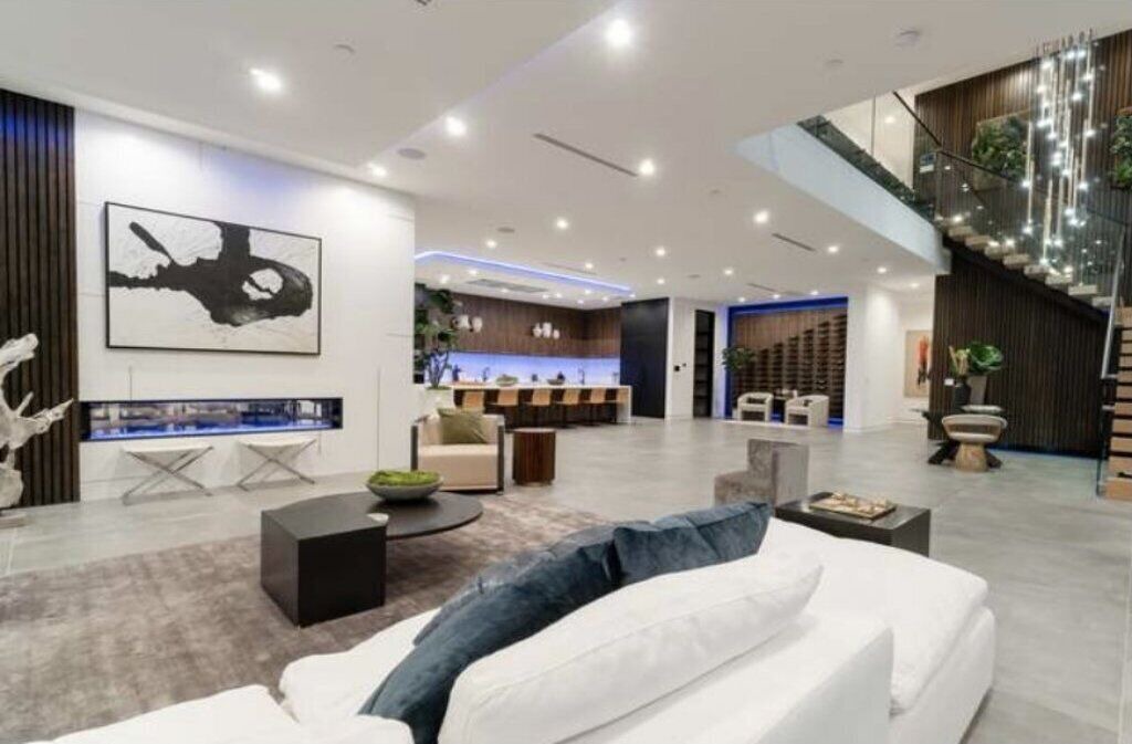 Photo of Others in Bel Air