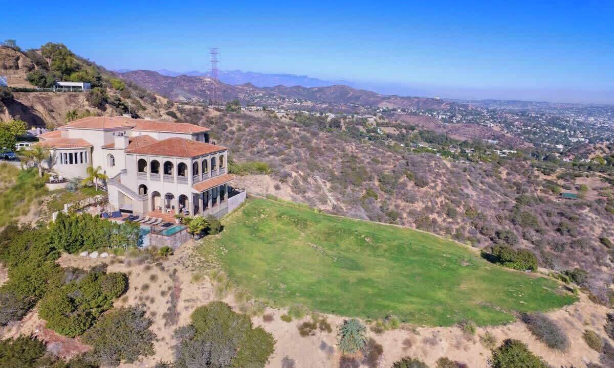 Photo of Others in Hollywood Hills