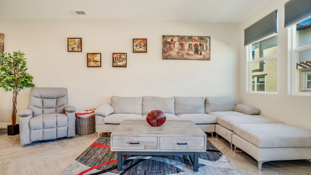 Photo of Livingroom in Ivey Ranch - Rancho Del Oro