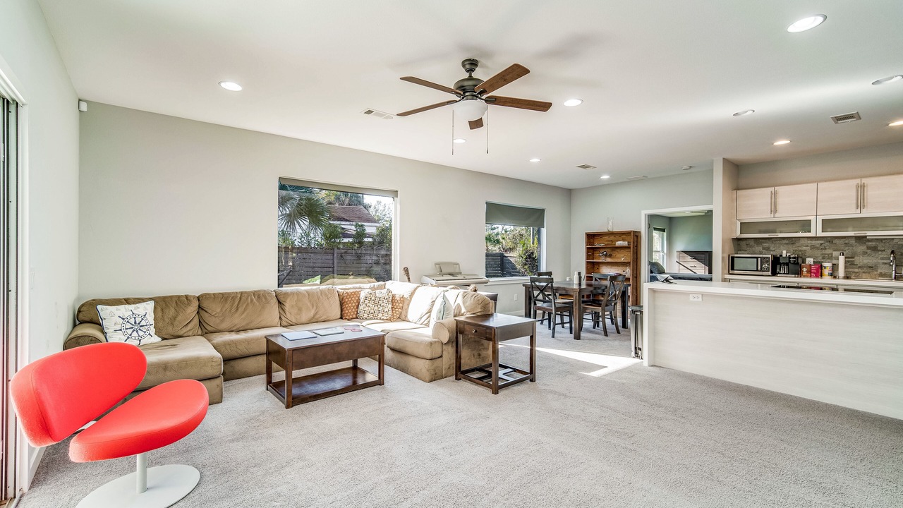 Photo of Livingroom in East Hill