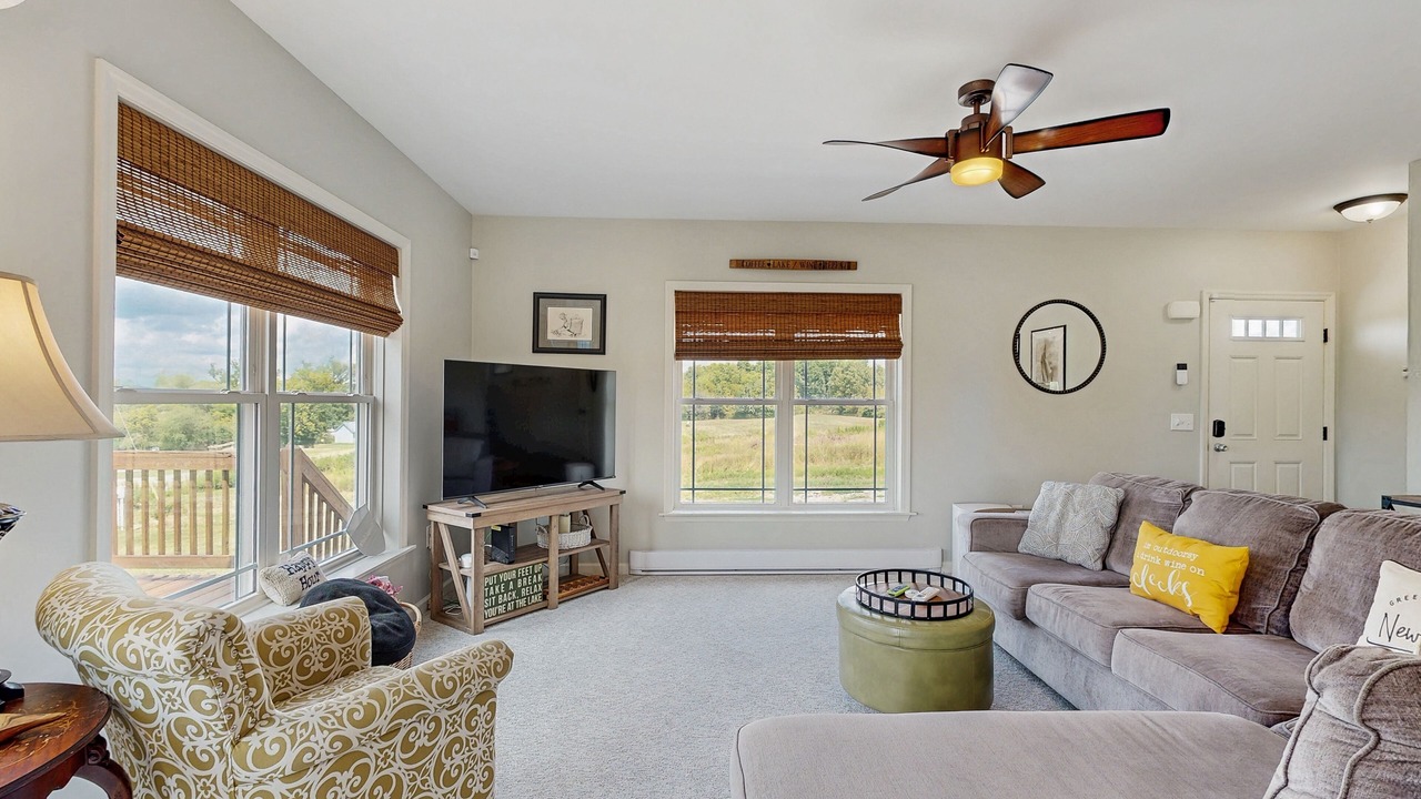 Photo of Livingroom in Hammondsport