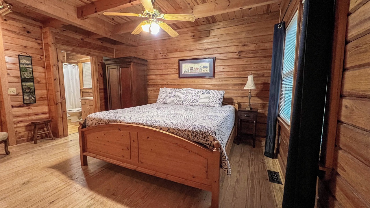 Photo of Bedroom in Warm Springs