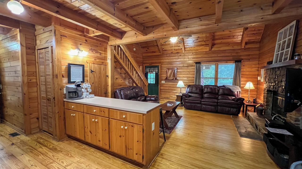 Photo of Livingroom in Warm Springs
