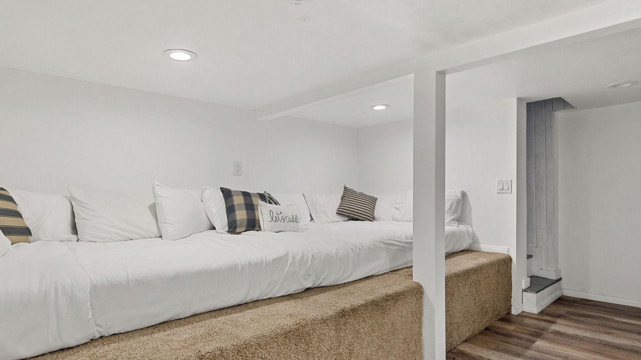 Photo of Bedroom in Green Valley Lake