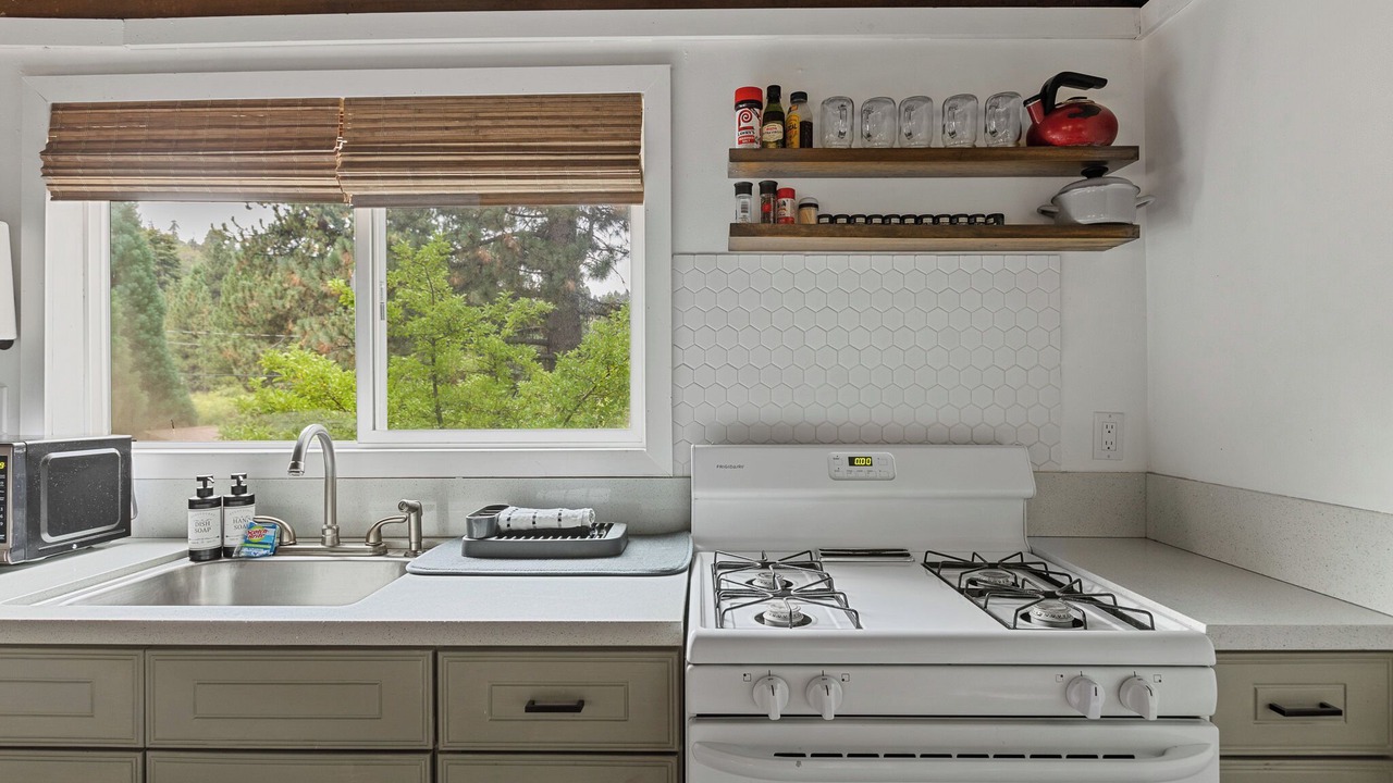 Photo of Kitchen in Green Valley Lake