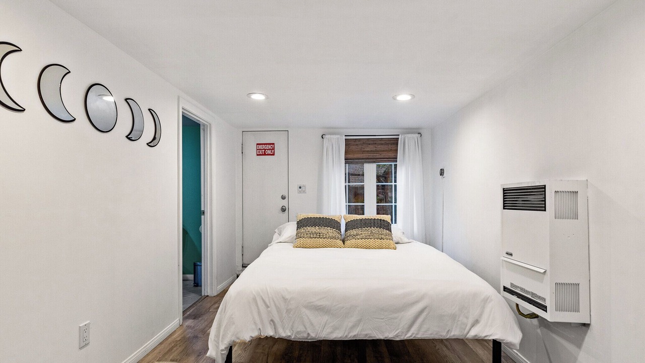 Photo of Bedroom in Green Valley Lake
